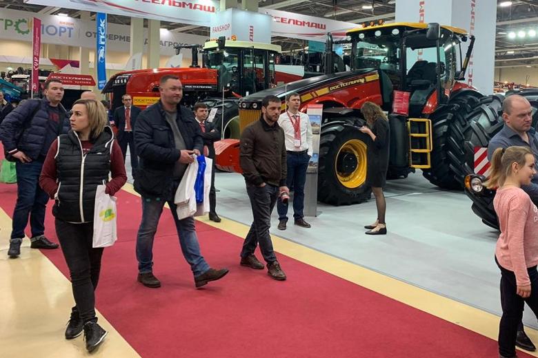 Ростсельмаш представил уникальные новинки на форуме в Ростове 